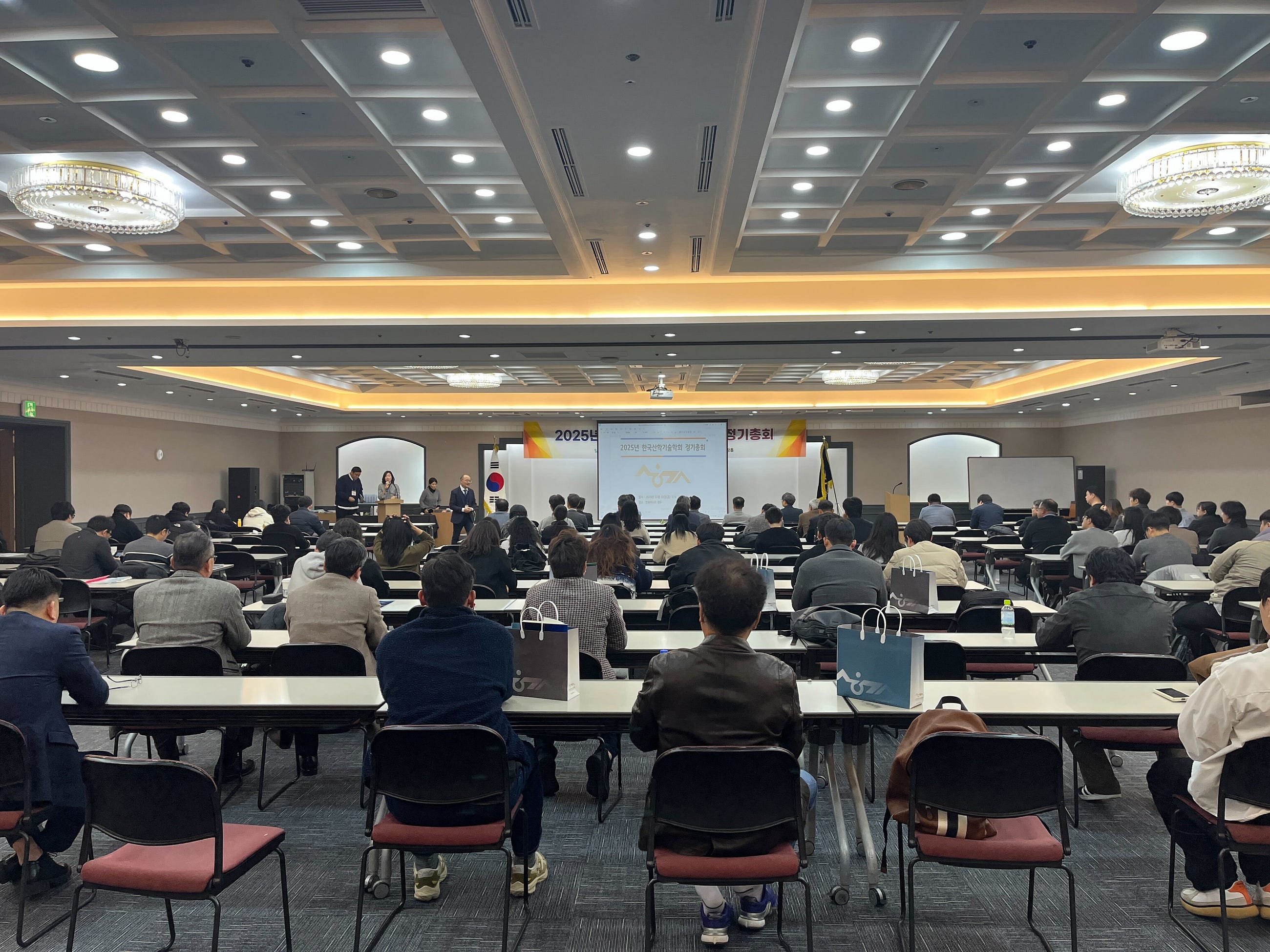 NVEX Wins ‘Outstanding Paper Award’ at KOSAT Fall Conference… Driving AI-Based University Education…