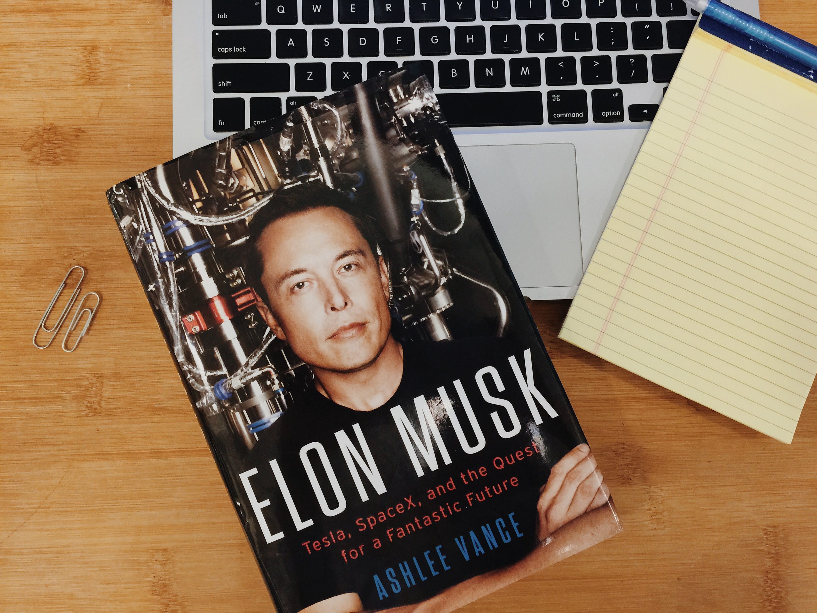 Elon Musk: Tesla, SpaceX, and the Quest for a Fantastic Future by Ashley Vance 