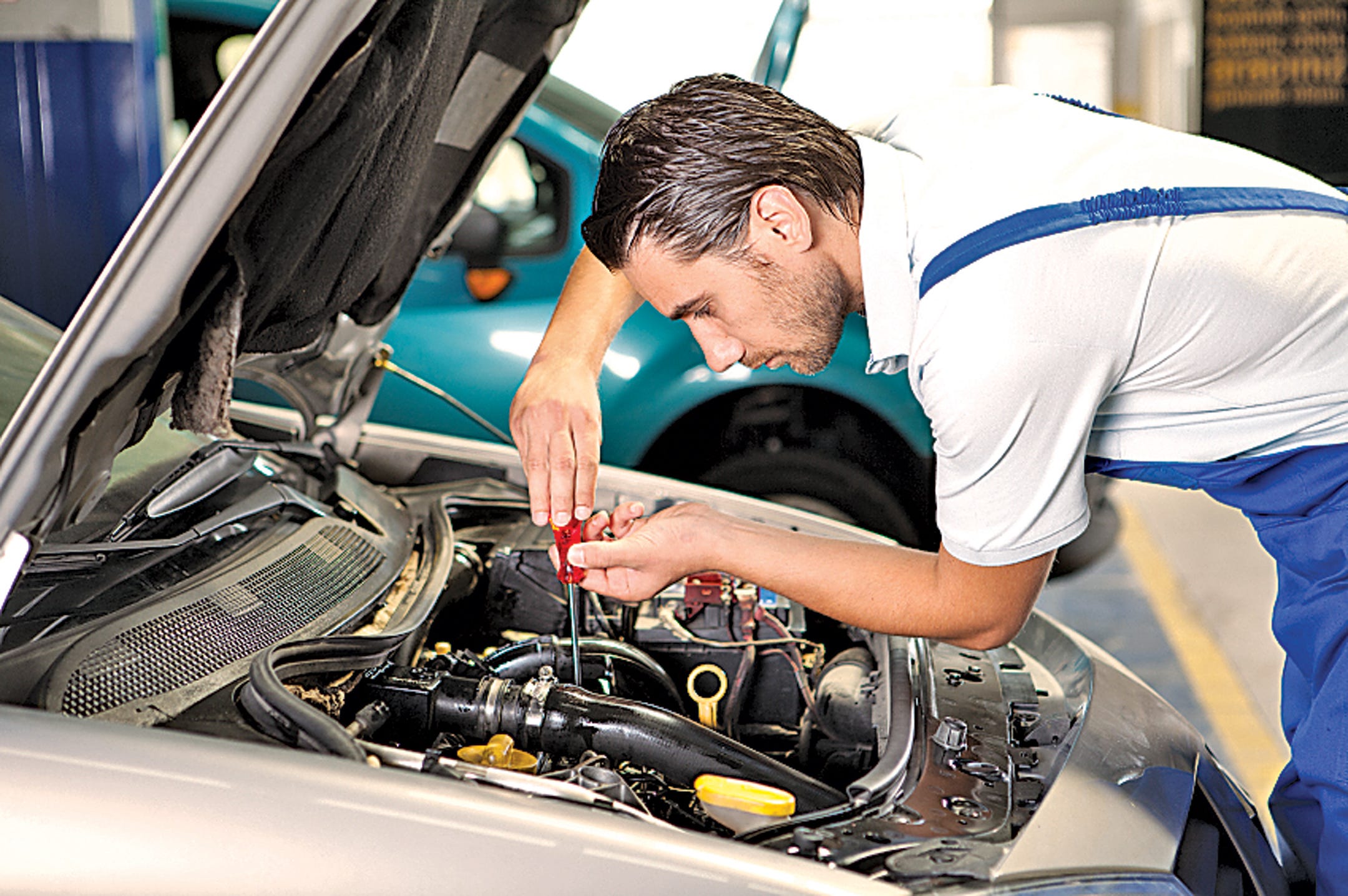What are the Characteristics of a Good Auto Repair Mechanic?