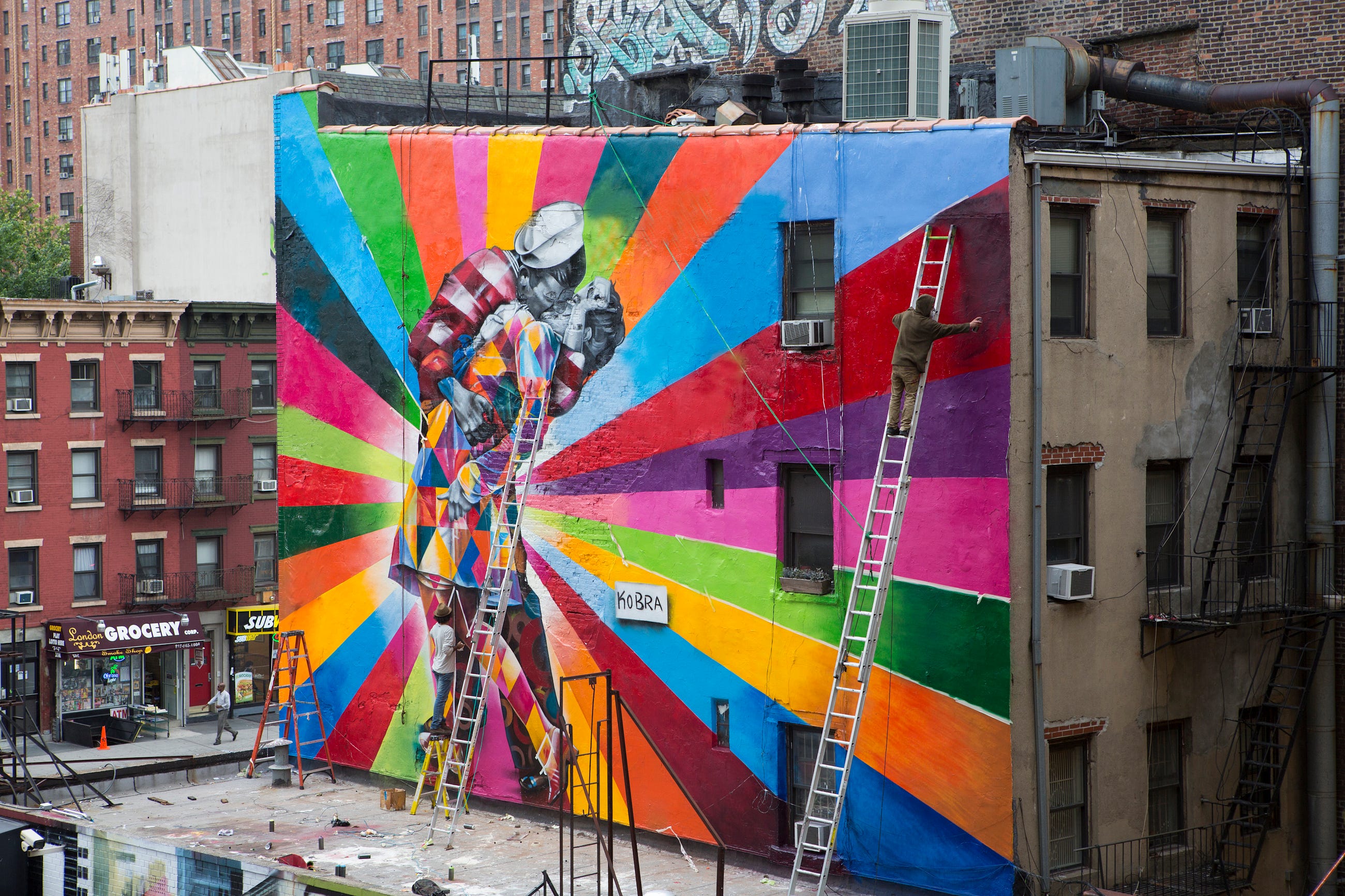 How Eduardo Kobra Creates His Larger-Than-Life Murals