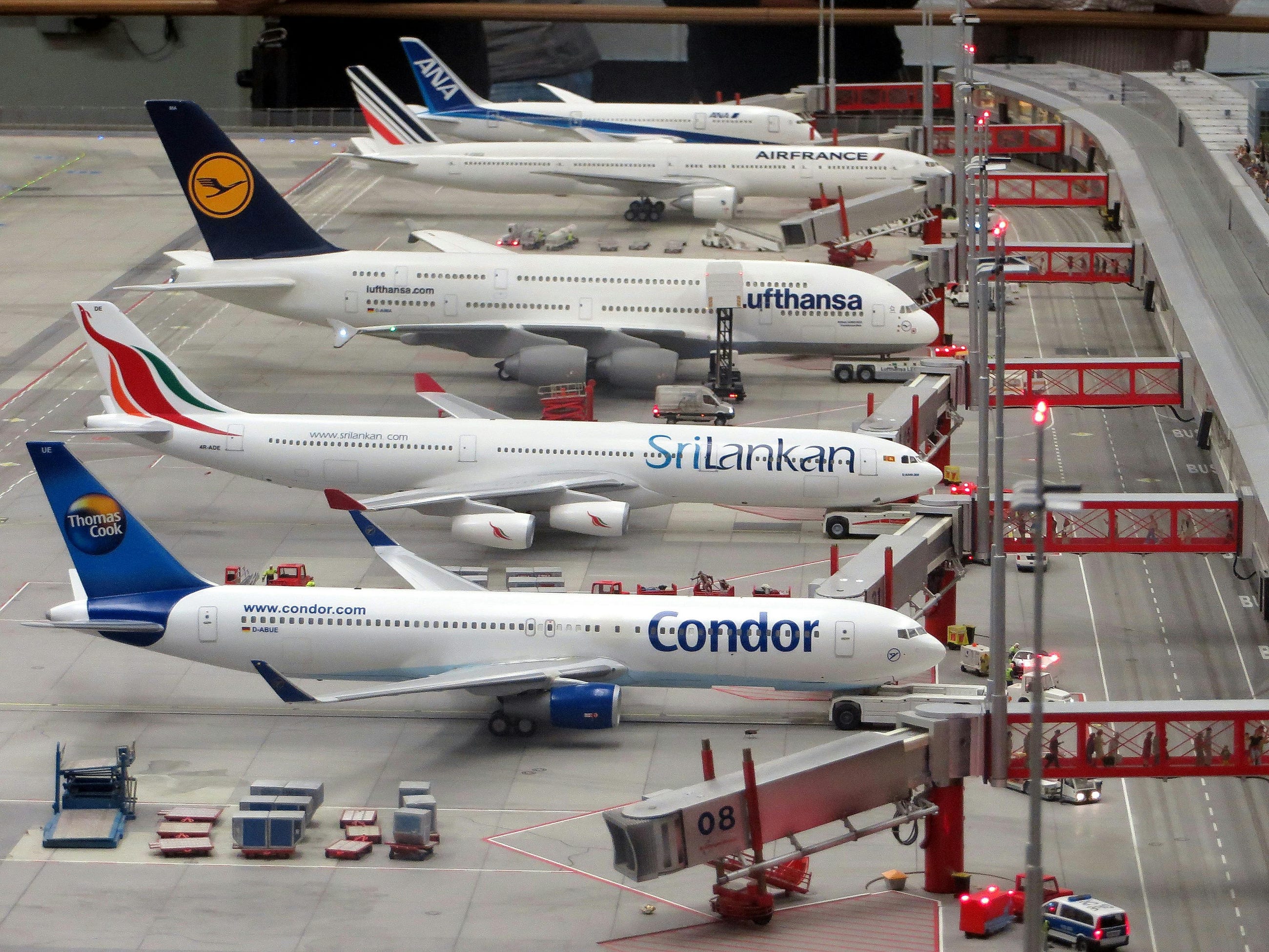 From Runways to Risks: A Data-Driven Story of U.S. Airport Infrastruct