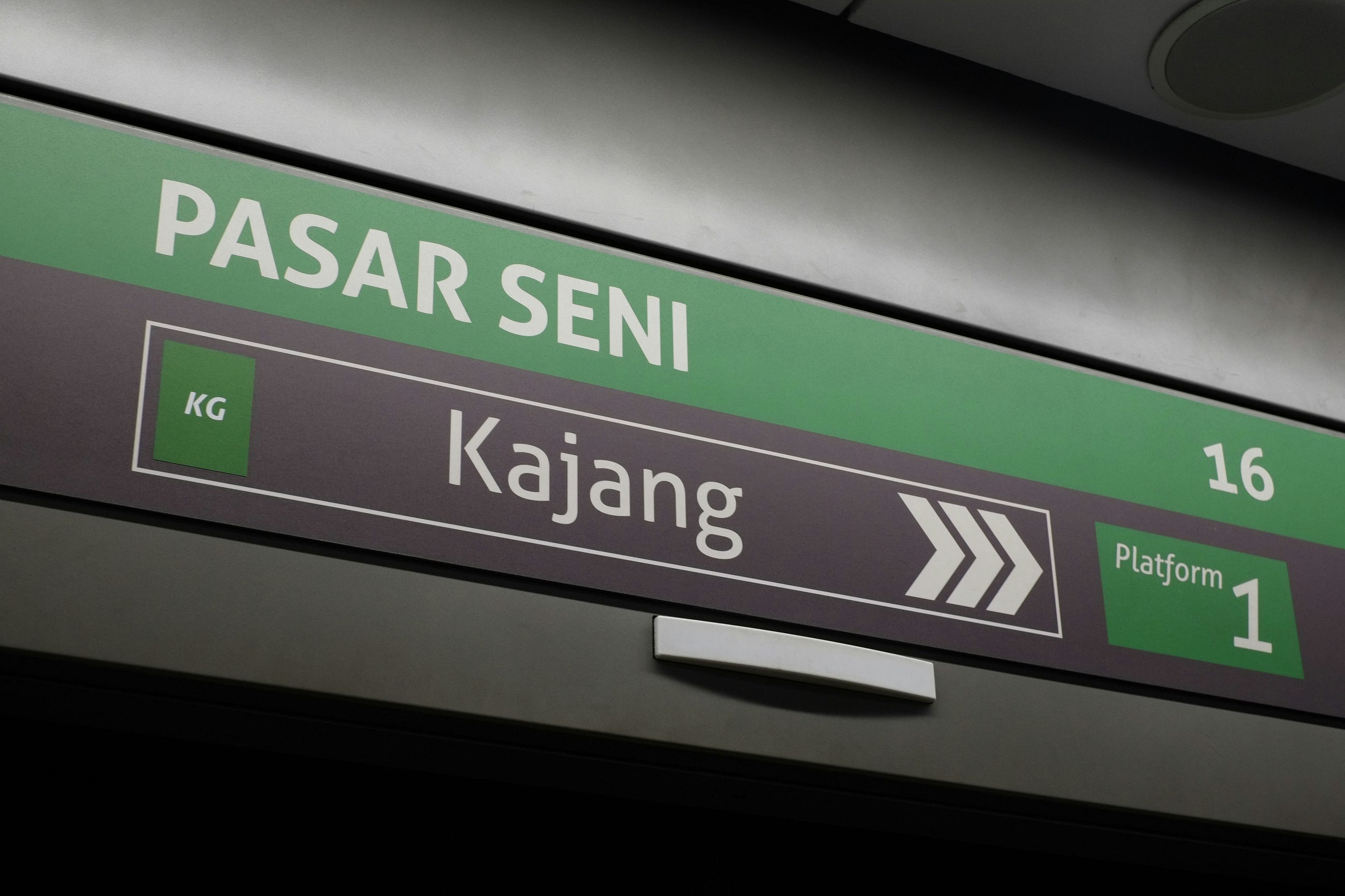 Fast Entry, Controlled Risk: Designing Resilient Transit Payments