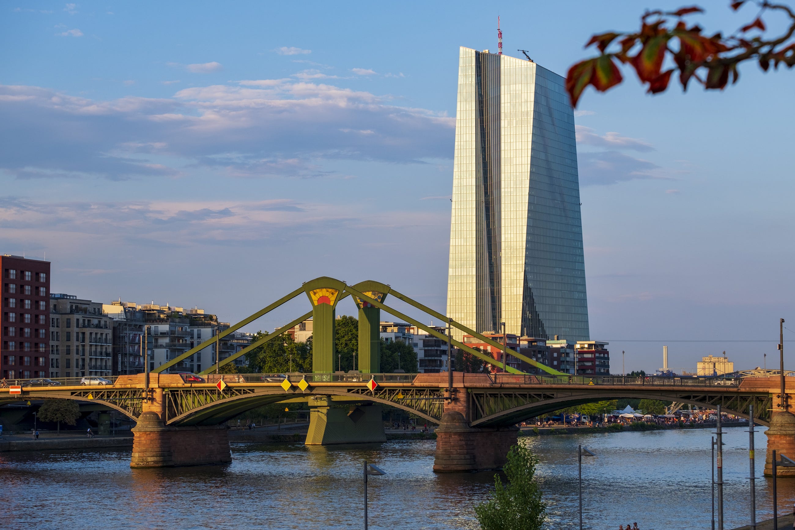 When Central Banks Lose Control Policy Mistakes in History