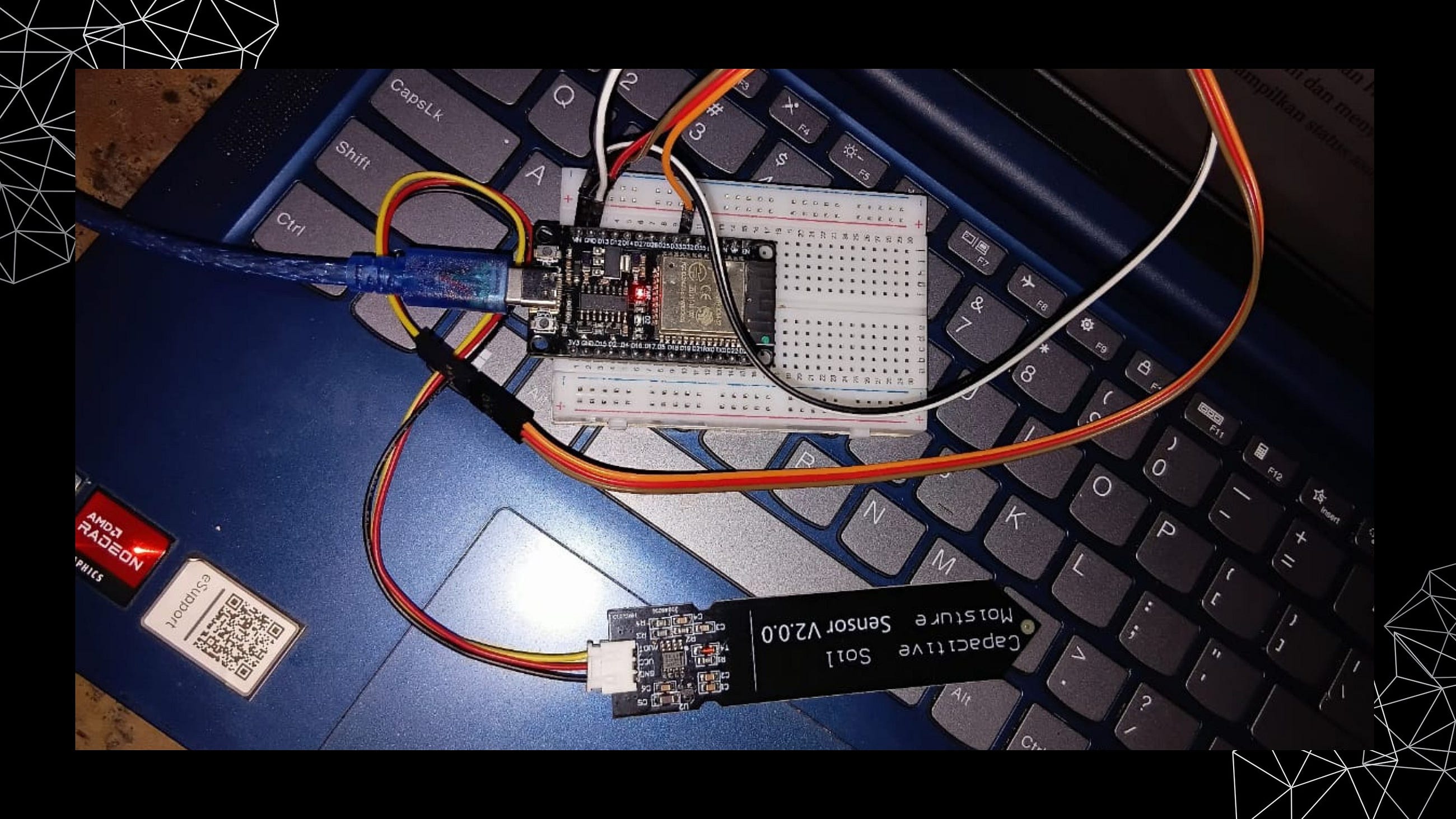Sistem Monitoring Kelembaban Tanah dengan Capacitive Soil Moisture Sensor V2.0 Berbasis IOT.