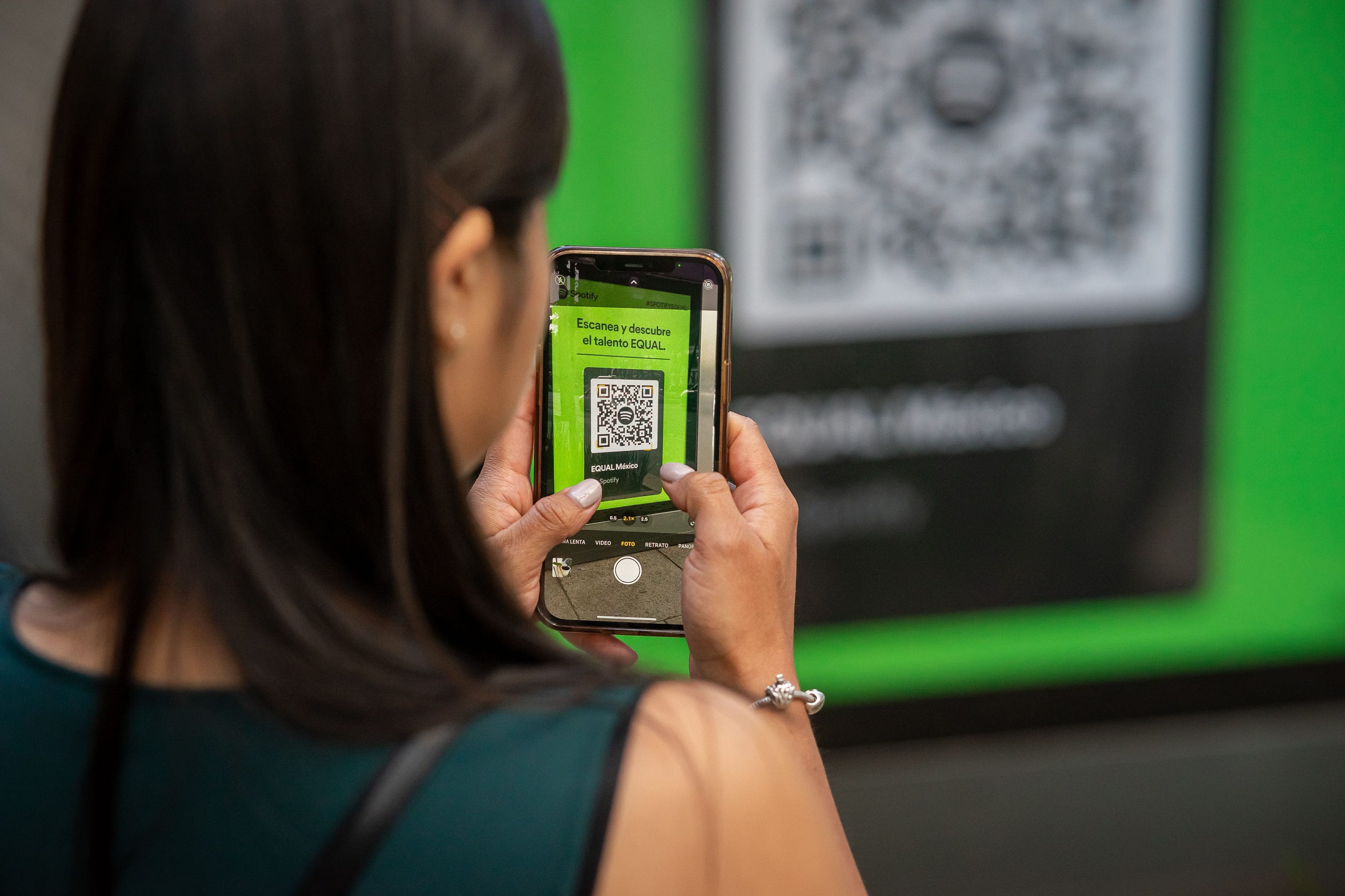 This Boring Little Square Wants You to Scan It. If You Do, Your Passwords Are Gone.