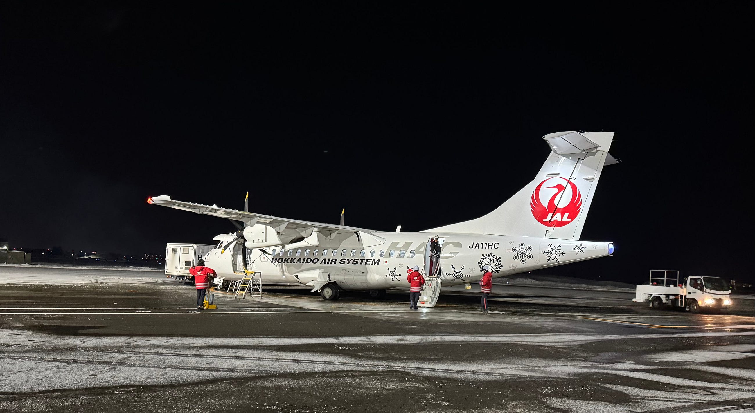 I Reached JAL’s JMB elite Threshold — But My 20s-Only Credit Card Beca