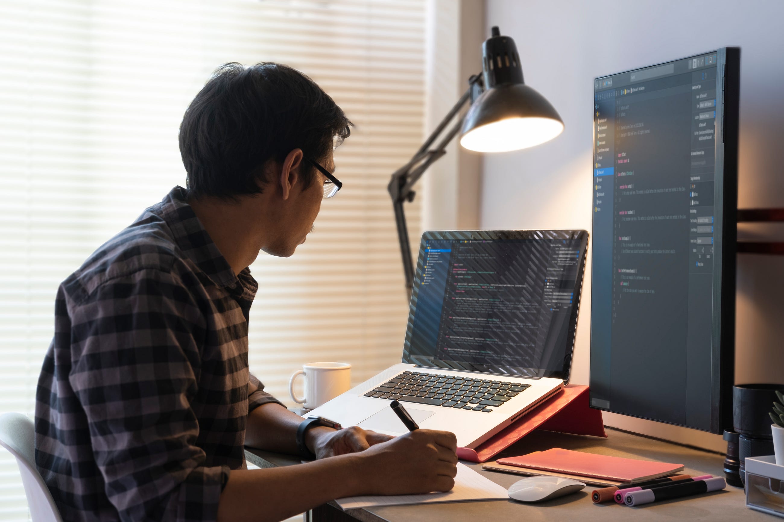 How to Design a GenAI Architecture for Policy-Driven Workflows?