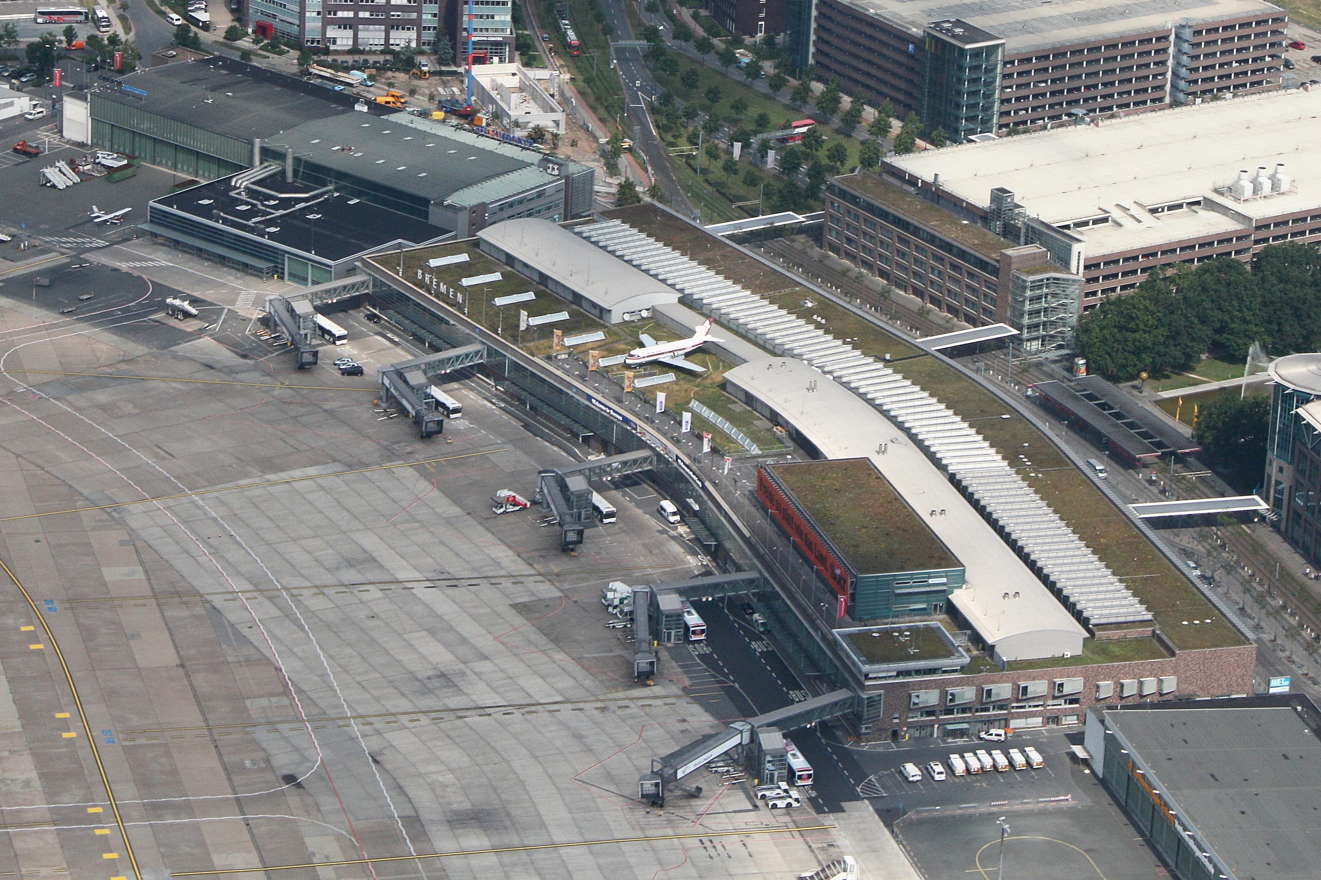 Bremen UFO 2014: The Mysterious Flying Object That Halted an Airport