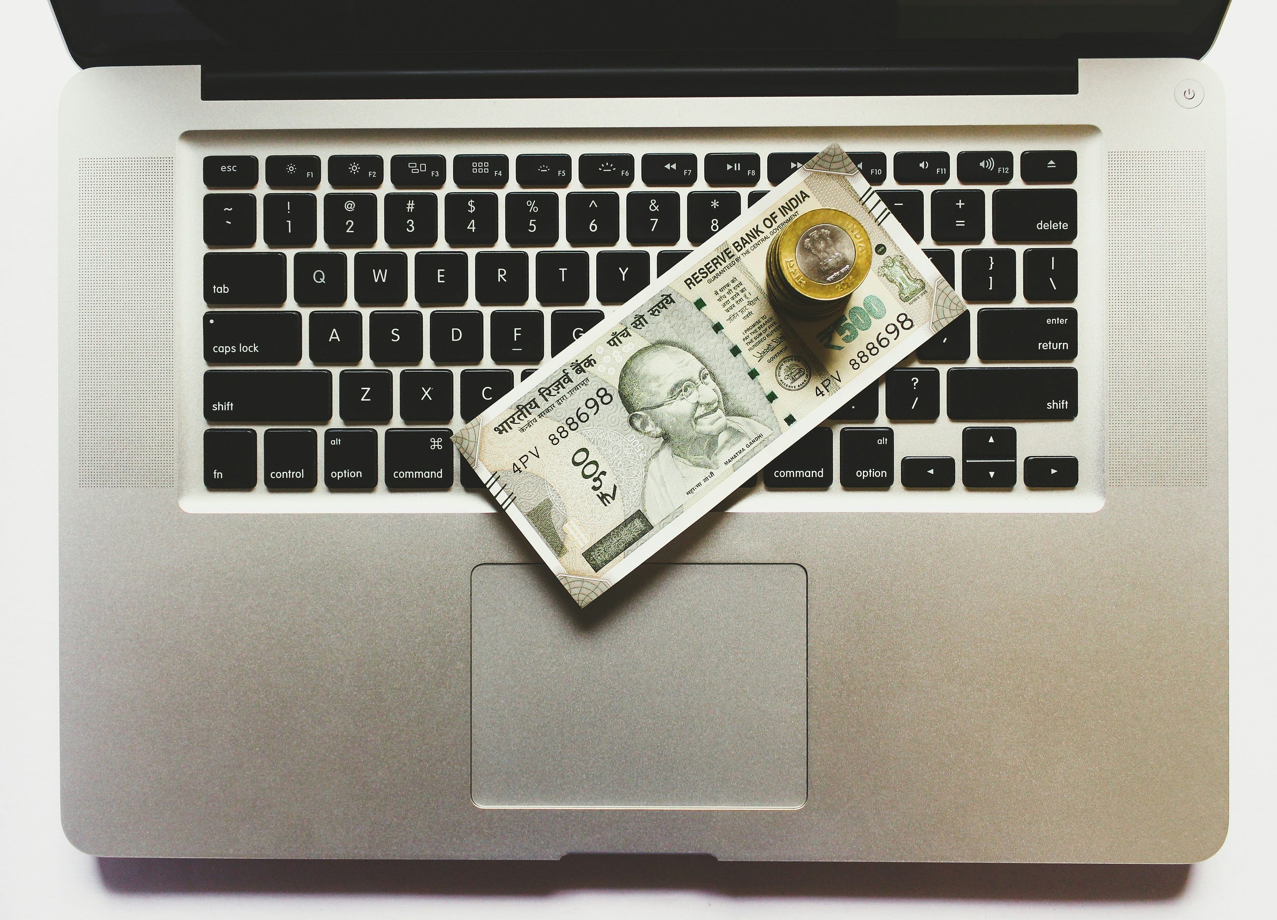 How I Built a ₹10,000/Month Side Income Using Only Free AI Tools (Zero Investment)