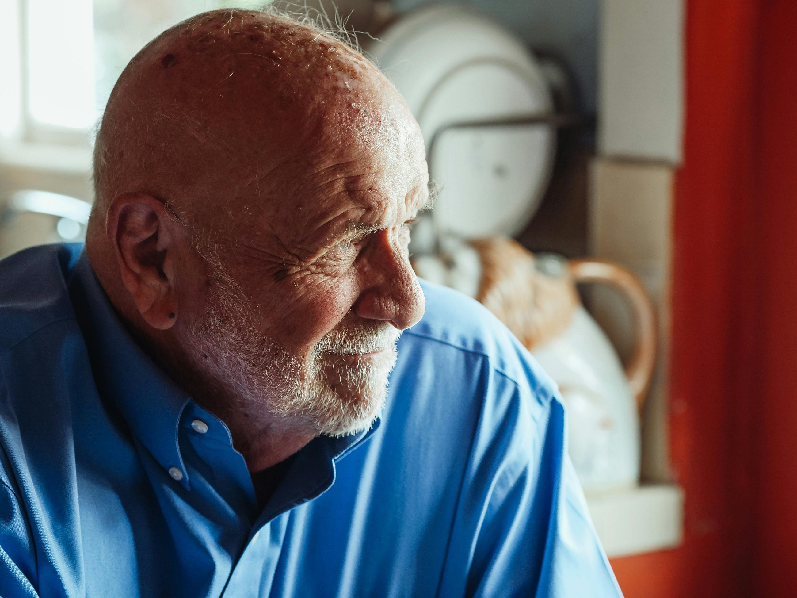 7 Habits That Make You Age Faster Without Noticing