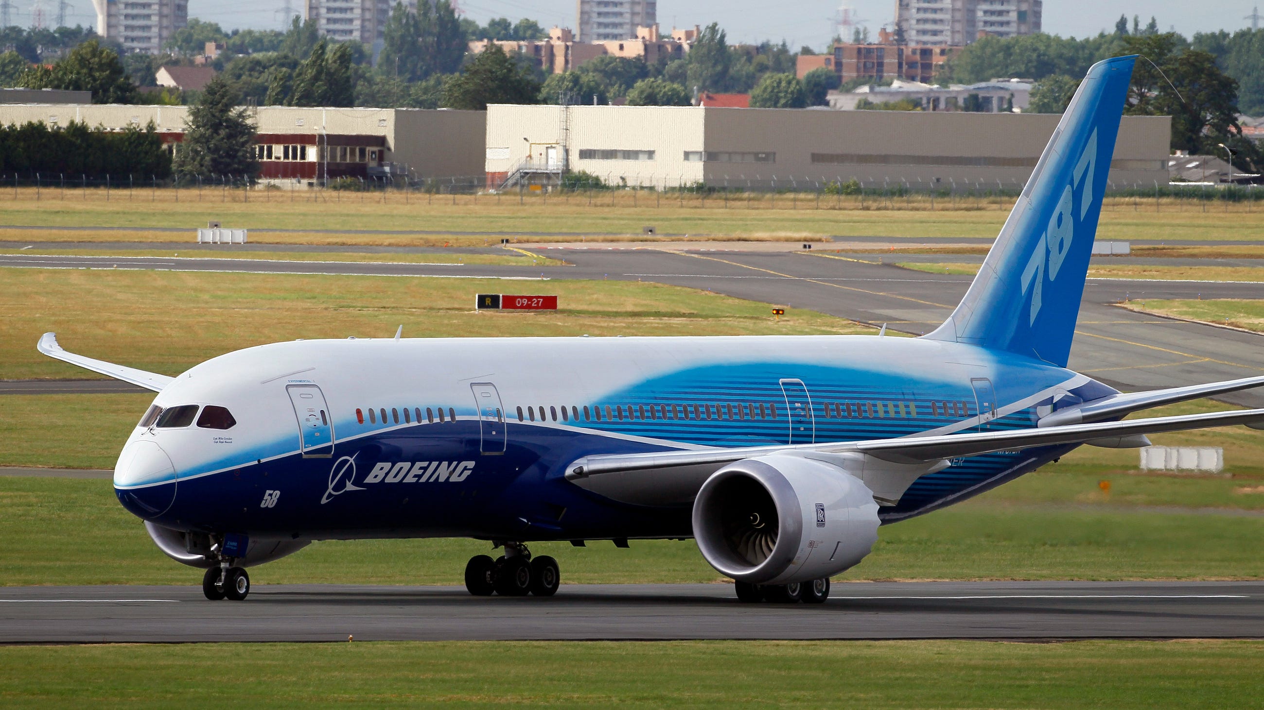 Boeing 787 Dreamliner Review: Comfort Concerns and Confidence