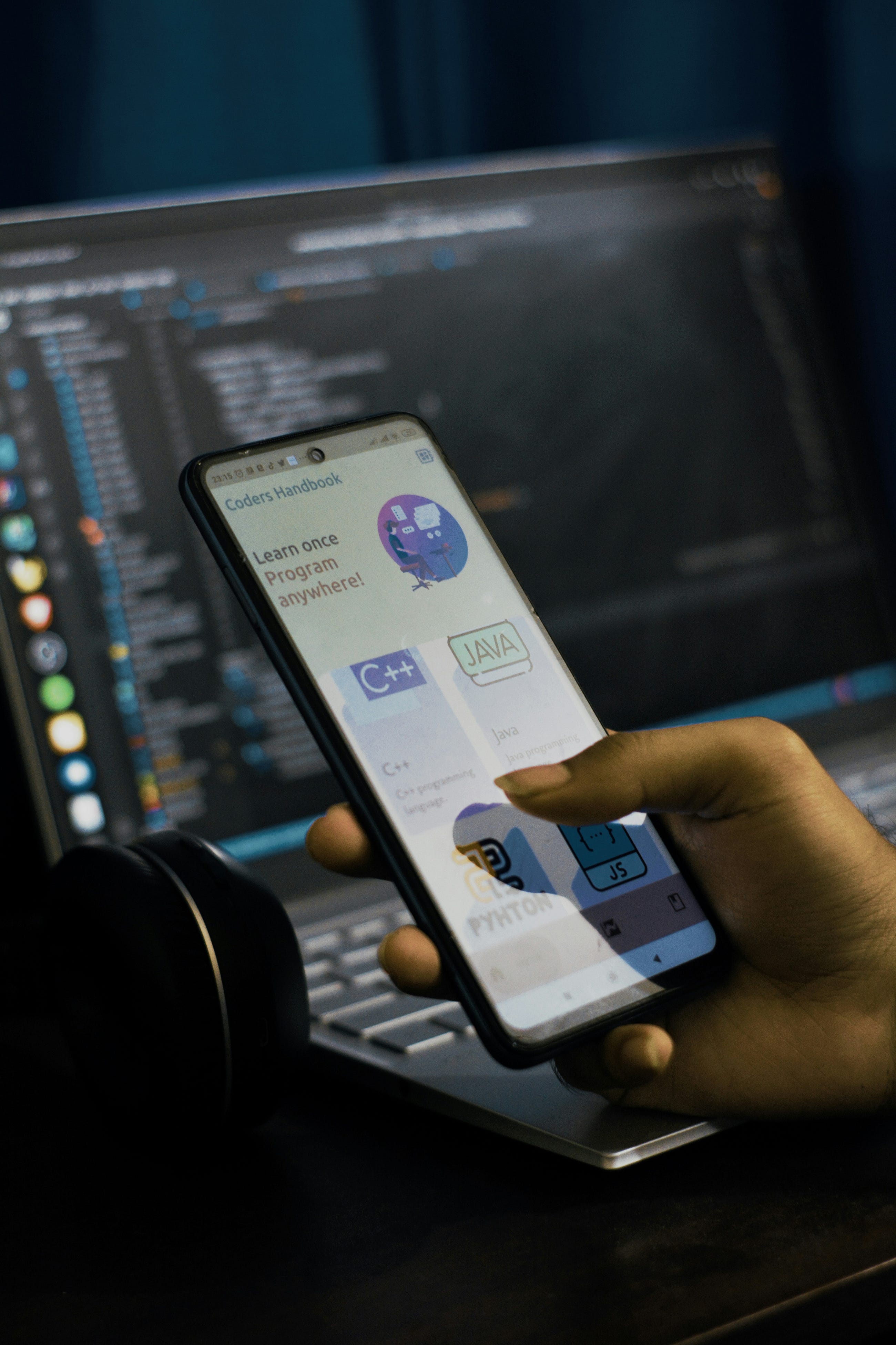 Mobile App Developer: Who They Are, What They Do, Salary, and How to Become One