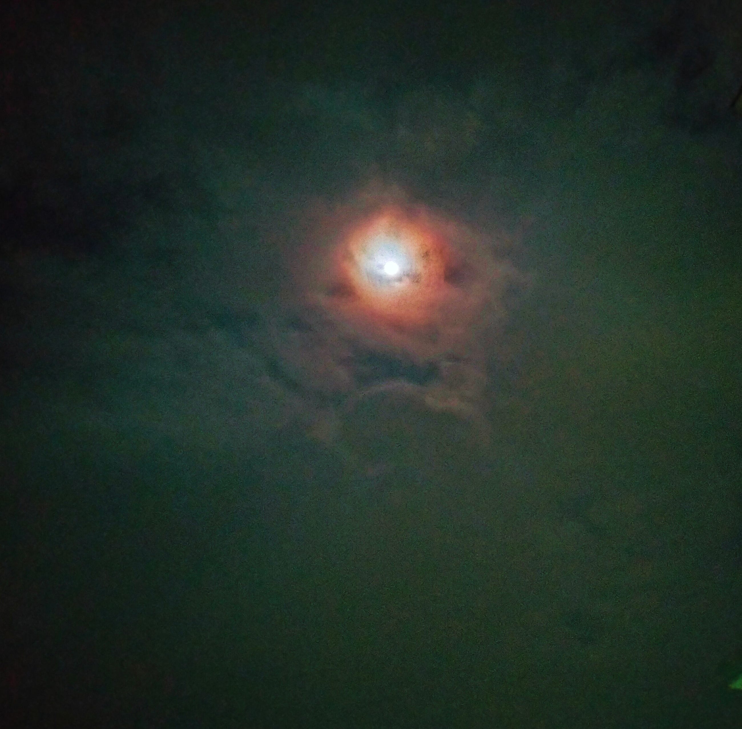 On 6th October?—?i saw a NEBULA around the MOON !