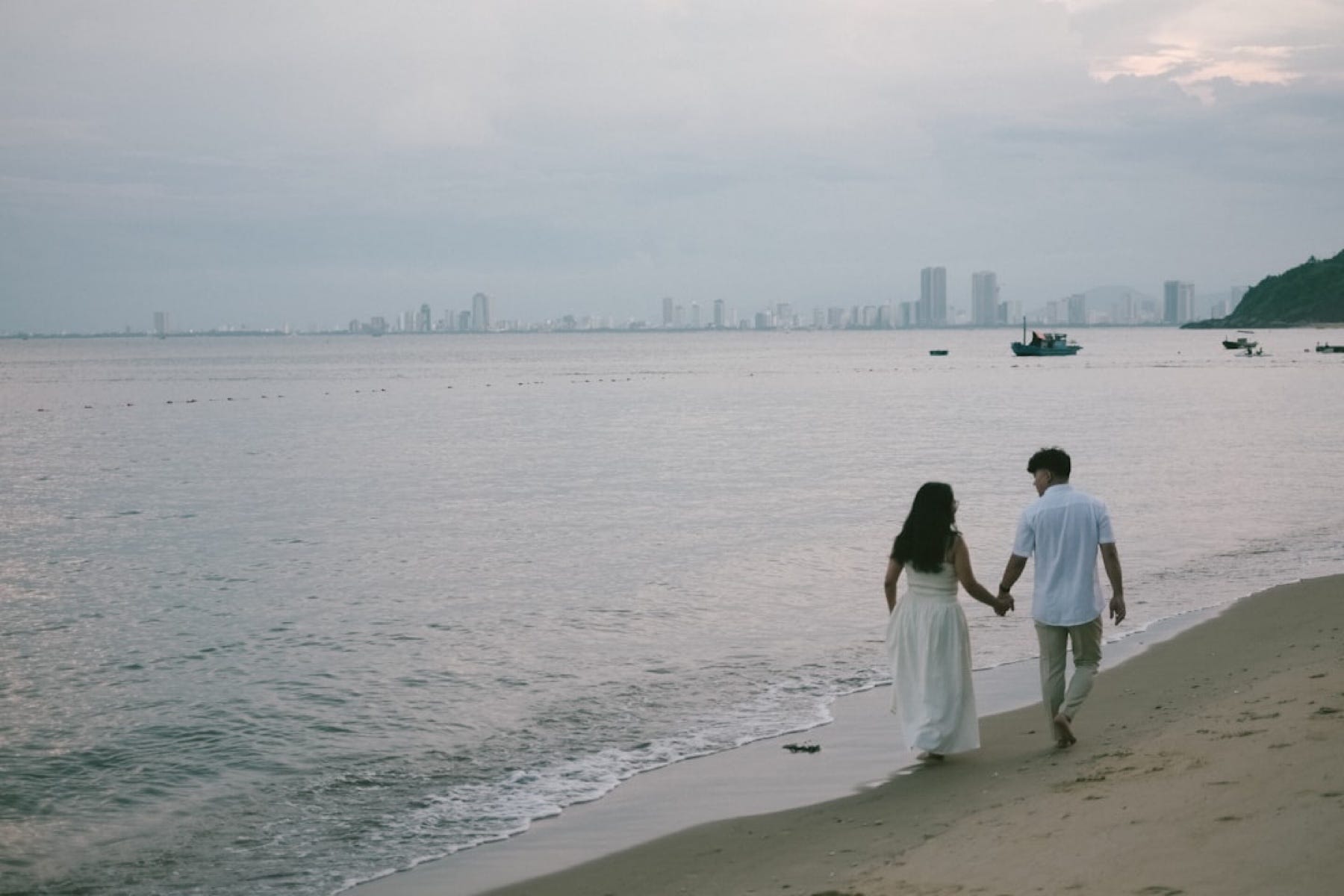Beach vs City: How to Choose the Right Couples Trip for Your Travel Style