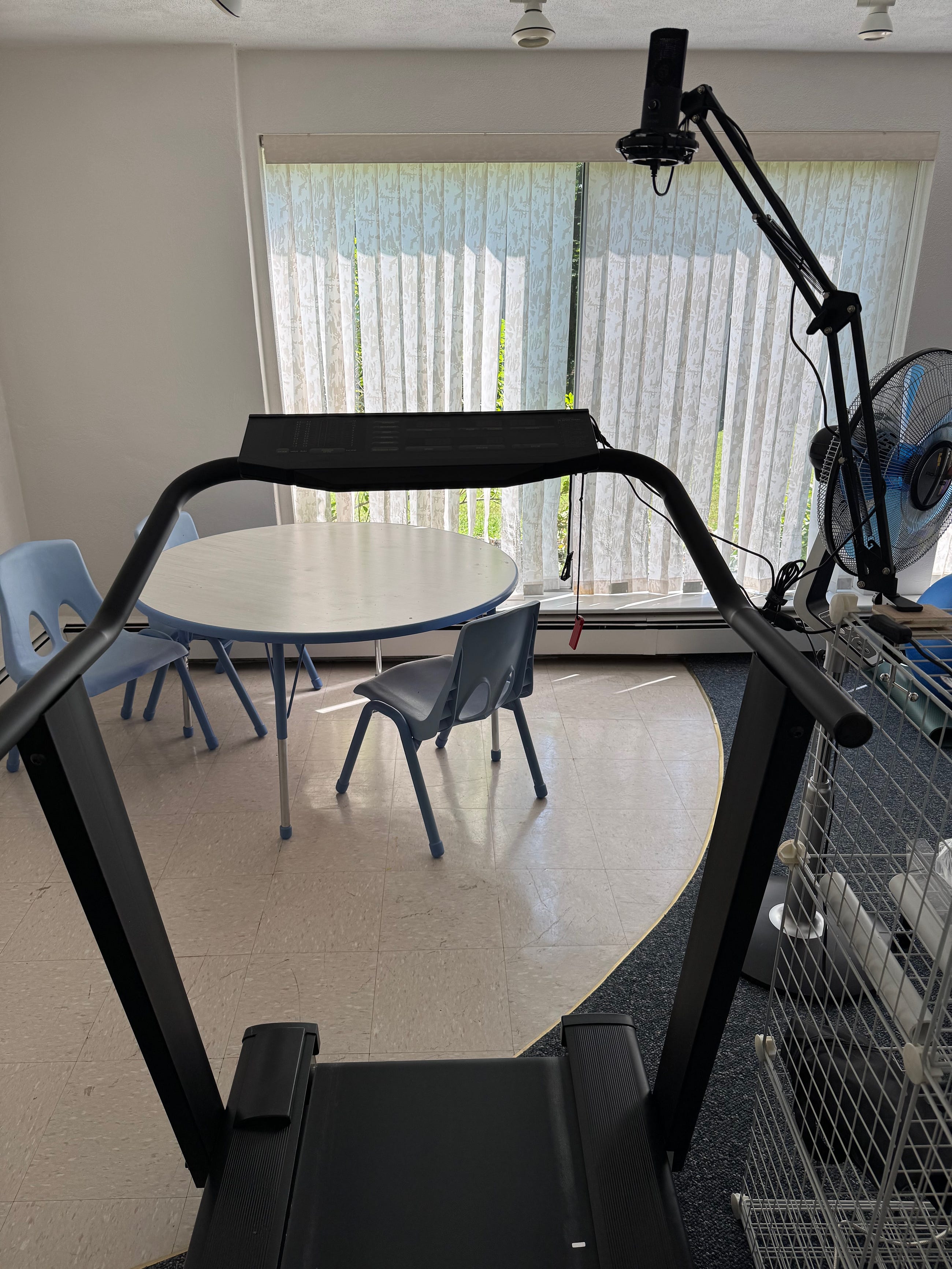 Geezer adds Voice Control to Ancient Treadmill using Raspberry Pi and AI to Avoid Button Pressing…