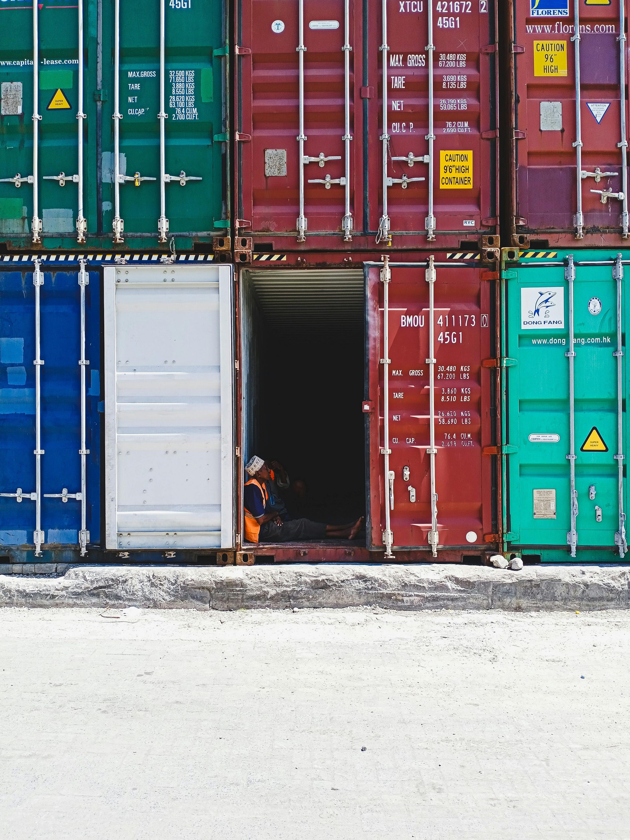 Self-Contained Systems for Solo Founders