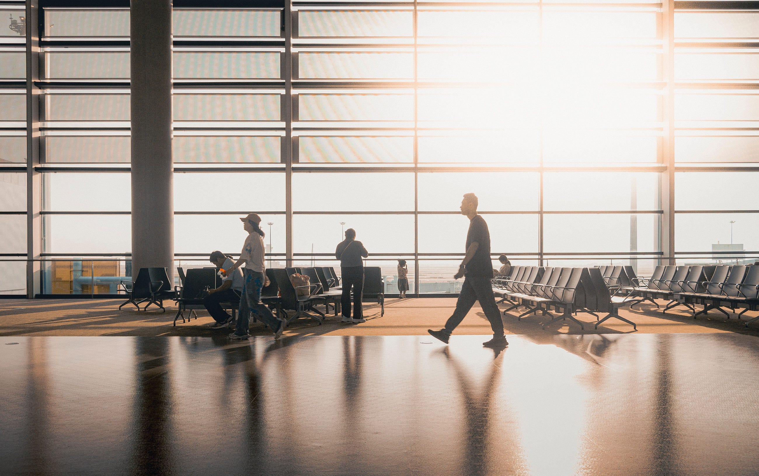 10 Airport Tips Every Traveler Should Know ?? 10 Airport Tips Every Traveler Should Know ??