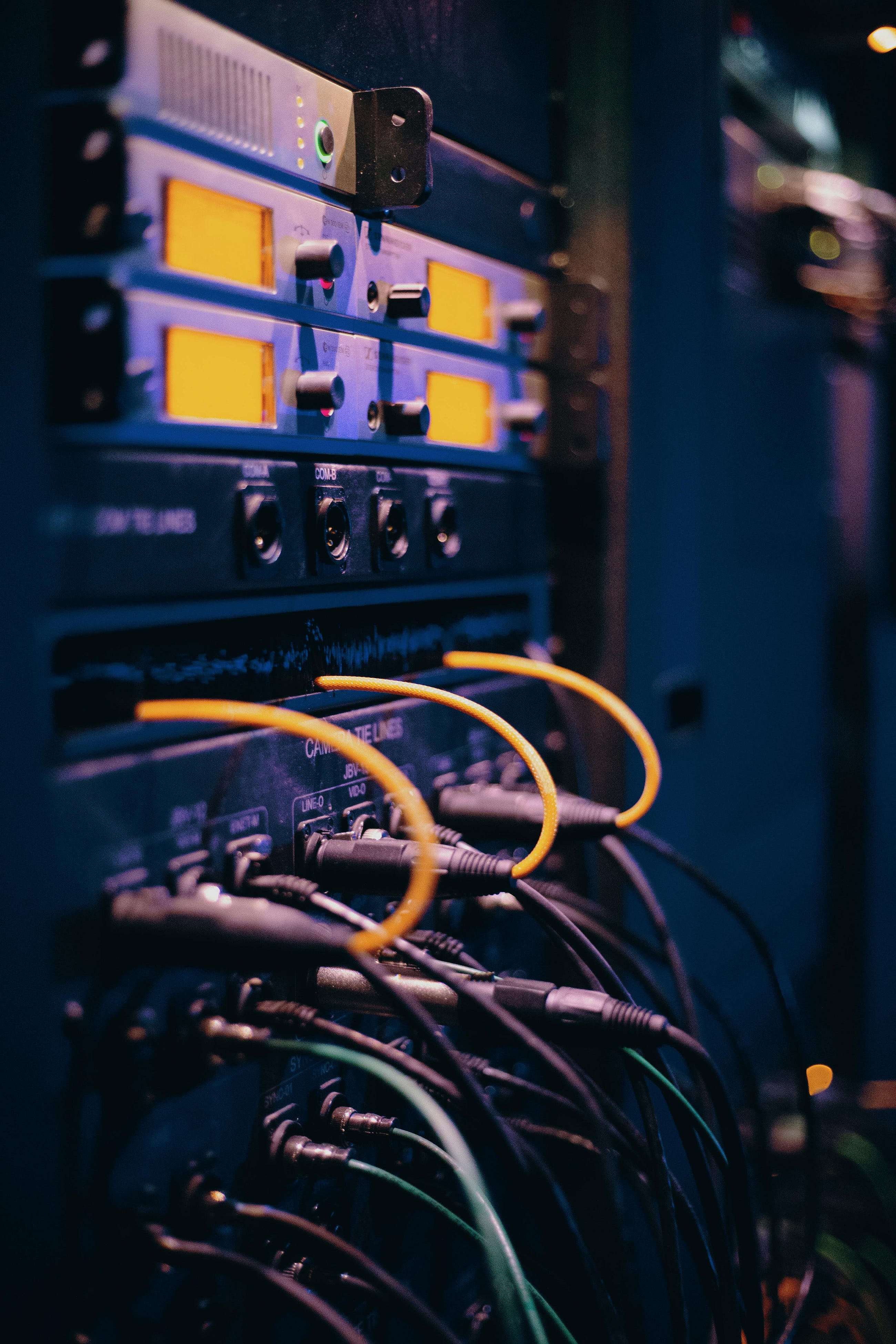Customizing the Linux Kernel for Cloud VMs