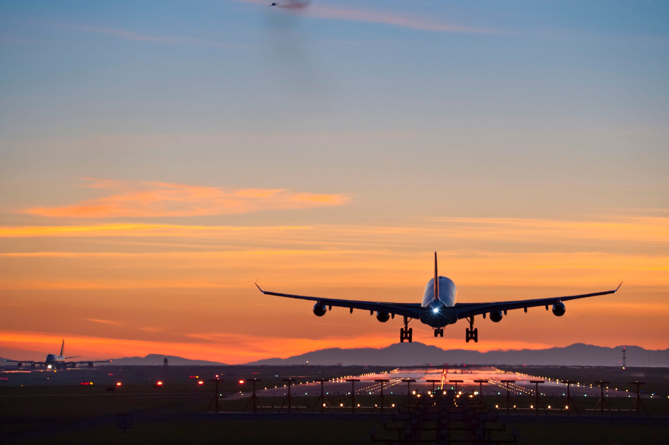 Tracking the Skies: The Fascinating Origin of Air Traffic Safety Measu