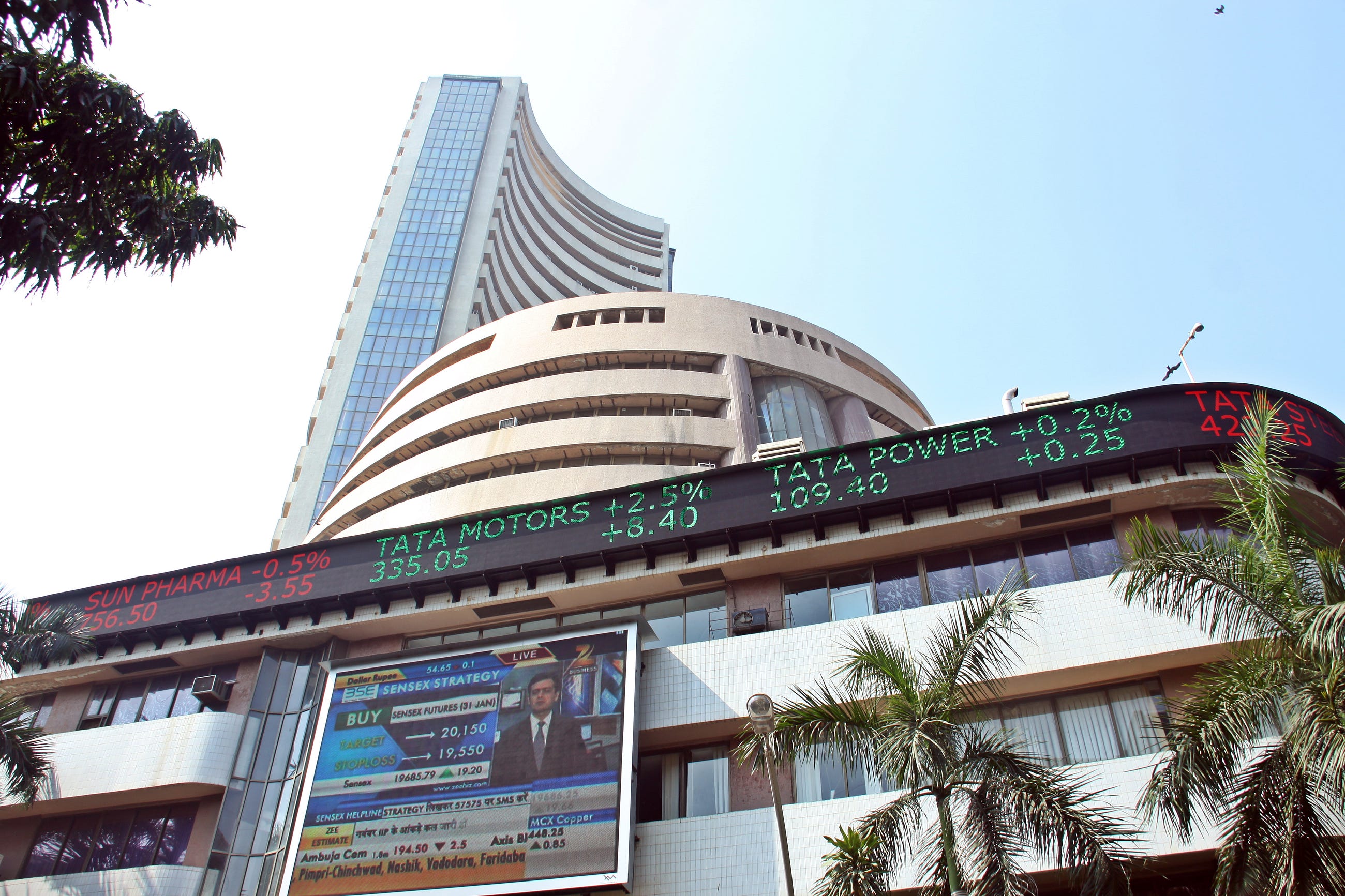 Dalal Street Under Siege: Why Foreign Investors Are Abandoning the Indian Market