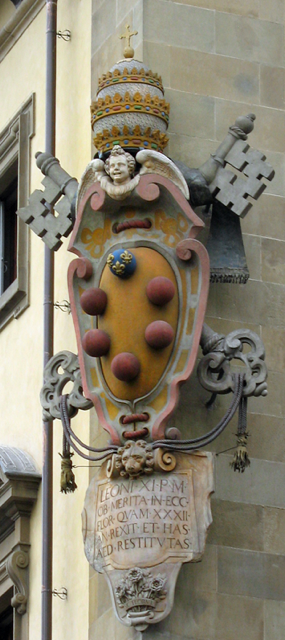 Medici family emblem on a building in Florence