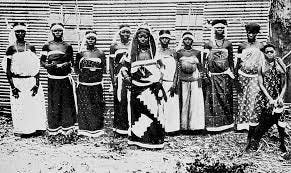 A picture taken of a set of women in precolonial Africa