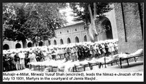 Mirwaiz Yusuf Shah leading the namaz e jinazah of the 1931 martyrs,in the premises of Jamia Masjid Srinagar.