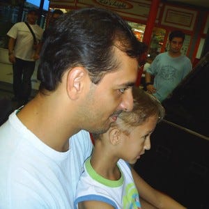 Eu e Nicolas no fliperama