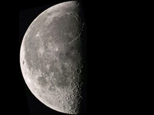 first quarter moon March 2022