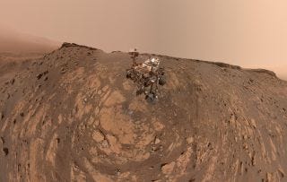 The curiosity mars rover’s selfie