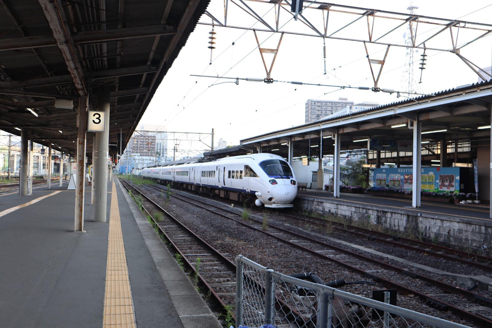 รถไฟ Kamome ซึ่งจะวี่งระหว่างสถานี Nagasaki และ Hakata