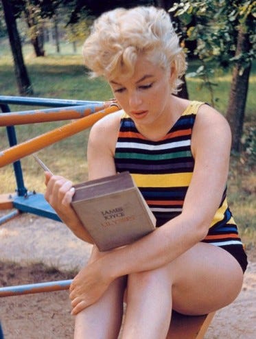 marilyn-reading