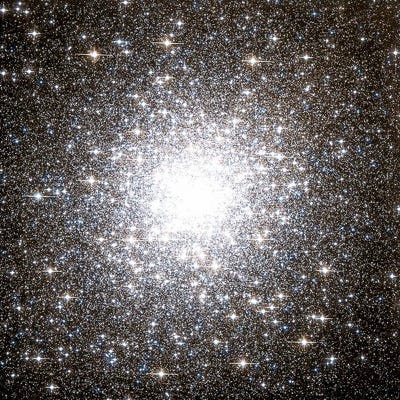 600px Messier 2 Hubble WikiSky