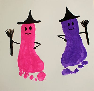 Keepy Blog: What to do with small kids during Halloween. Lots of different activities including handprint skeletons, homemade slime, rainbow pupmpkins and so much more.