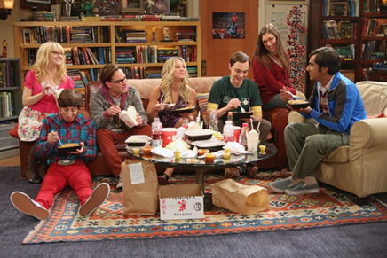 Bernadette, Howard, Leonard, Penny, Sheldon, Amy and Raj having dinner