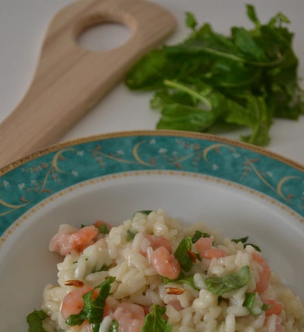 Risotto with prawns and rocket leaves