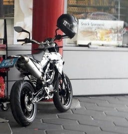 KTM 125/200/390 Duke Supermoto spied | by Tushar Burman | Motovore