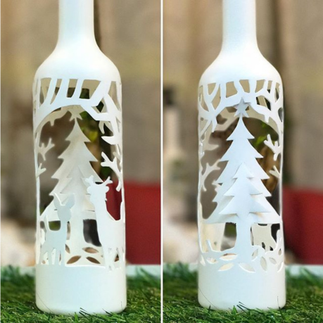 An image of an O’RIGHT bottle with a white paper sleeve featuring cut-out shapes of Christmas trees and reindeer. The packaging design adds a festive touch, making it a popular choice among salon customers during the holiday season.