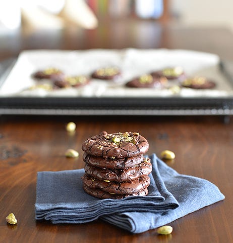 Dark Chocolate Pistachio Crackle Cookies - Global Dish - Stephanie Arsenault