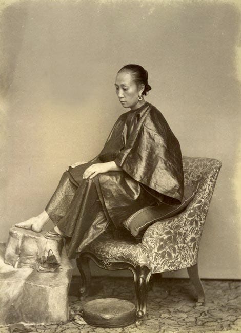 Picture of Chinese lady with bound feet