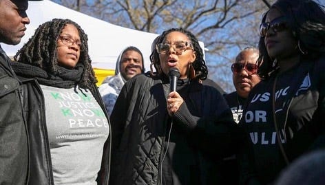 Cece Jones-Davis speaks to a crowd in McAlester, Oklahoma on November 18th, 2021, Julius Jones’ scheduled execution date. She is accompanied by Julius’ sister, Antionette Jones, T Sheri Amore Dickerson, and Dr. Tiffany Crutcher.