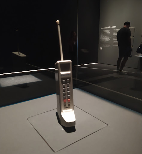Primeiro celular no mundo: DynaTAC 8000x