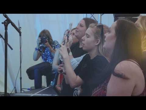 Cole Swindell - "No Fan Left Behind" Fan Party (CMA Fest 2017)