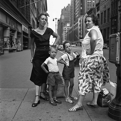 http://www.vivianmaier.com/portfolios/new-york-1/?show=thumbnails&pid=181