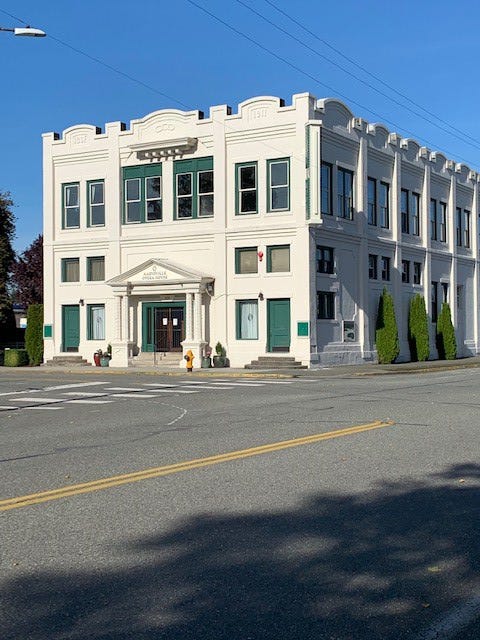 Photo of the Marysville Opera House, which is on Cedar Avenue