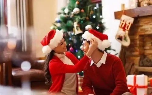 25 Best Christmas Romance Books to Warm your Heart