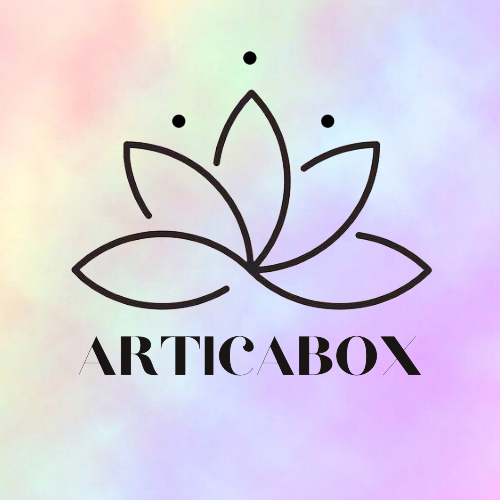 ArticaBox is (my online small business) owned by Şeyda Şerbetcigil. You can find designer products like keychains, lamps, jewelry, artisan keycaps, and more.