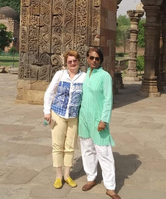 female tour guide in Delhi