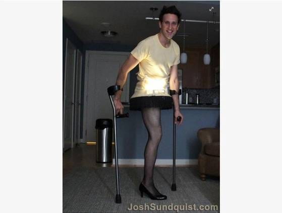 Josh Sundquist as Leg Lamp