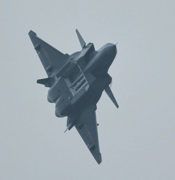 J-20 features a weapons bay configuration not dissimilar to the F-22